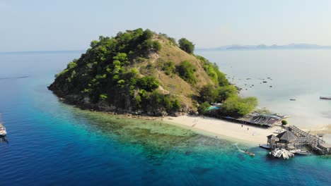 Aerial-shot-of-Pulau-Kelor-island-in-Indonesia,-Asia