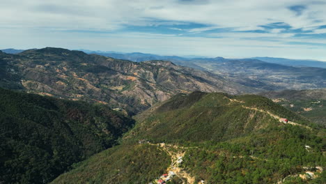 Aerial-overview-of-a-mountainous-landscape-in-El-Chico-National-Park,-in-Mexico