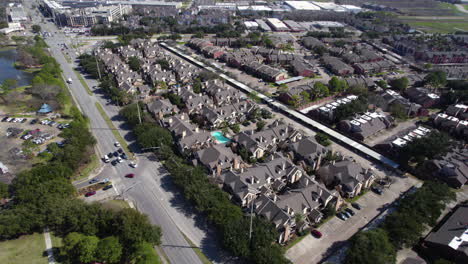 Aerial-View-of-Upscale-Residential-Community-in-South-Houston-TX-USA-Near-Medical-Center-Area-and-Hermann-Park