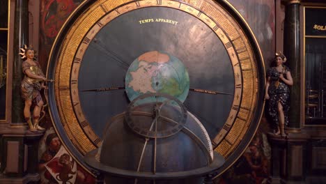 Astronomische-Uhr-Der-Liebfrauenkathedrale-Von-Straßburg