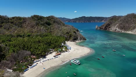 Isla-Tortuga-tropical-island-Costa-Rica-Central-America-palms-trees-ocean-and-beach