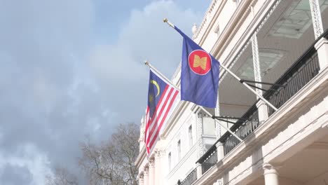 Malaysia-flag-in-Belgravia,-London,-United-Kingdom