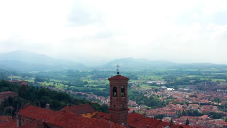 Catedral-De-Mondovi-Y-Campanario-En-La-Región-De-Piamonte-De-Italia