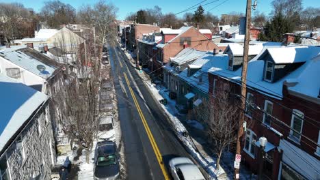 Beautiful-street-in-american-neighborhood-in-winter-season