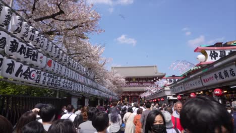 temple,-tokyo,-japon,-timelapse,--tourists