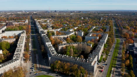 Luftaufnahme-Von-Nowa-Huta---Dem-Idealen-Sozialistischen-Viertel,-Im-Herbst,-Krakau,-Polen