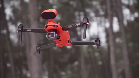 Drone-Volando-En-El-Aire