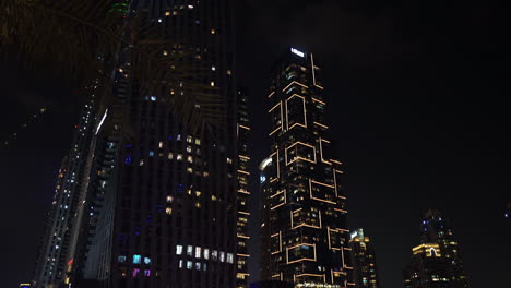 Dubai-Marina-Bei-Nacht,-Vereinigte-Arabische-Emirate