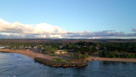 Tropical-Landscape-With-Idyllic-Beach-In-Oahu-Island,-Hawaii---Drone-Shot