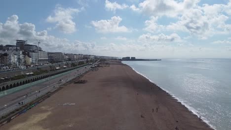 Ruhiger-Morgen-Am-Strand-Von-Brighton,-Großbritannien