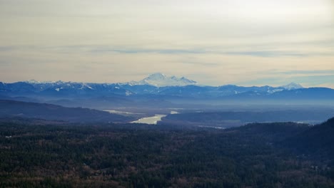 Mount-Baker-En-El-Estado-De-Washington-Visible-Desde-La-Antena-De-Greater-Vancouver