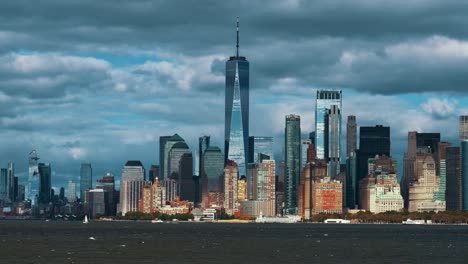 Manhattan-New-York-City-skyline-seen-from-Hudson-River-Upper-Bay-waterfront