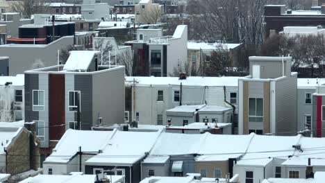 Row-houses-in-American-city-with-snow
