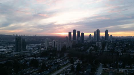 Scenic-Cityscape-in-the-evening,-colorful-sunset-sky