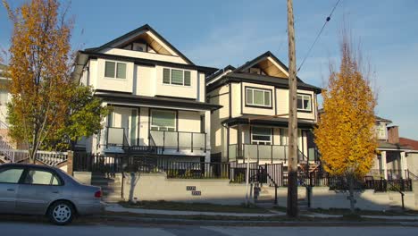 Arquitectura-De-Casas-Adosadas-En-Zonas-Residenciales-En-East-Vancouver,-Columbia-Británica,-Canadá