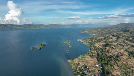 Little-islands-on-Lake-Toba-add-to-the-enchanting-beauty-of-the-area