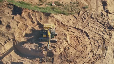 Yarrawonga,-Victoria,-Australia---8-March-2024:-Progress-in-earthmoving-with-an-excavator-and-truck-at-Silverwoods-Estate-in-Yarrawonga