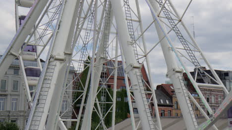The-View,-Ferris-Wheel-Situated-in-the-Vibrant-City-Center-of-Antwerp,-Belgium---Close-Up