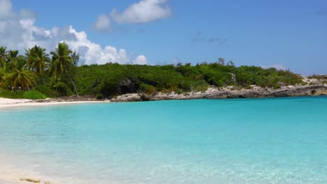 Video-Estático-De-Una-Escena-De-Playa-En-Exuma-En-Las-Bahamas.