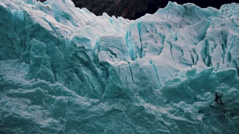 Argentino-Lake-Surrounded-By-Glaciers-In-Los-Glaciares-National-Park-In-Patagonia,-Argentina