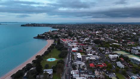Mission-Bay-in-Suburb-of-Auckland-City-during-cloudy-day