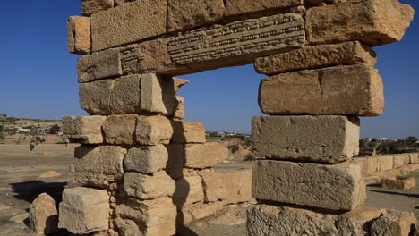 Antike-Römische-Ruinen-Unter-Klarem-Blauen-Himmel-In-Sbeitla,-Tunesien,-Präsentieren-Historische-Architektur