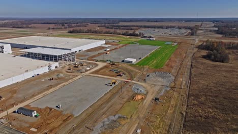 Clip-De-Drone-Del-Megacampus-De-Ford-En-La-Ciudad-De-Blueoval,-Que-Muestra-La-Fabricación-De-Baterías-Y-Vehículos-Eléctricos-De-Las-Instalaciones-En-Stanton,-Tennessee.