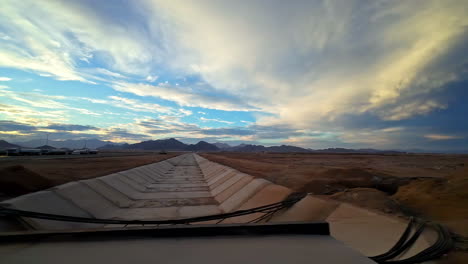 Sharm-El-Sheikh-Wüstenstraße-Autobahn-Gegen-Dramatischen-Himmel-In-Ägypten