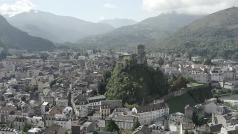 Chateau-fort-de-Lourdes-castle-perched-on-rock,-Hautes-Pyrenees-in-France