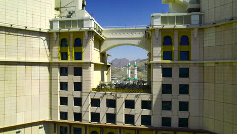 Grand-Mosque-minarets-seen-through-the-rooftop-of-Anjum-Hotel