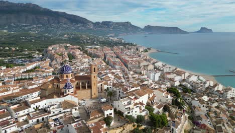 Altea-Church,-Old-Town-and-Coastline-at-Costa-Blanca-in-Spain---Aerial-4k