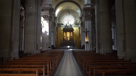 El-Impresionante-Altar-Mayor-De-La-Iglesia-De-Notre-Dame-de-liesse-Data-De-1855.