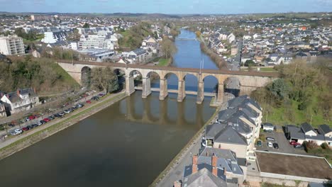 Railway-bridge-crossing-Mayenne-river-at-Laval,-France