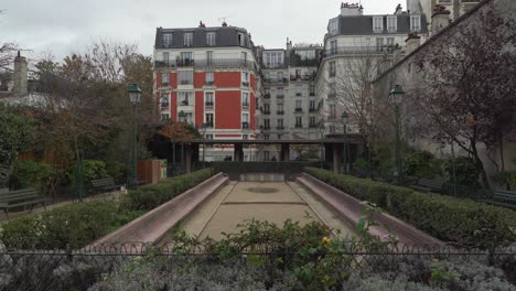 Parisian-Buildings-in-District-of-Montmartre-on-Early-Autumn