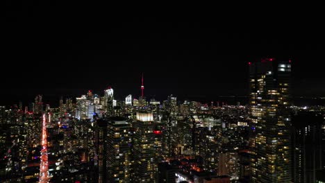 Nachtglühen:-Luftaufnahmen-Von-Yonge-Und-Bloor,-Toronto