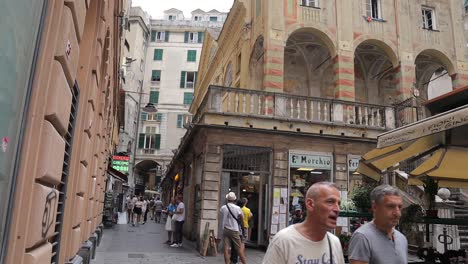 Piazza-San-Matteo-In-Genua,-Italien