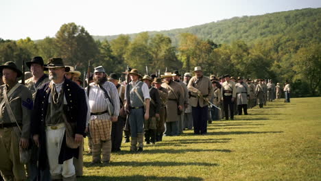 Soldados-Confederados-Marchando