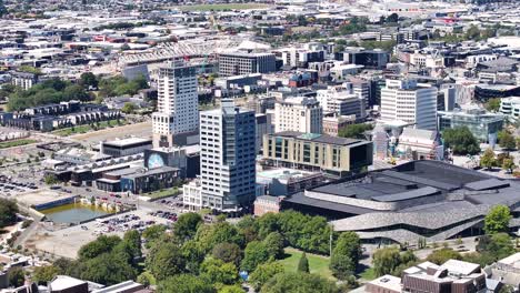 Hohe-Bürogebäude,-Victoria-Square,-Te-Pao-Und-Cathedral-Square-In-Christchurch,-Neuseeland