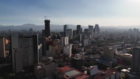 Wolkenkratzer-Des-Paseo-De-La-Reforma-Aus-Der-Ferne-Mit-Luftbildern-Gesehen