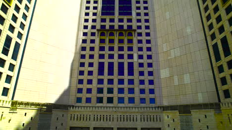 Großer-Eingang-Des-Anjum-Hotels-Mekka