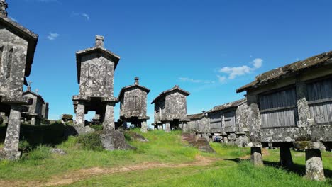 Lindoso-Antiguos-Graneros-En-El-Parque-Nacional-Penda-Gerês,-En-El-Norte-De-Portugal