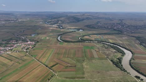 4K-Drone-recording-from-Magyarlapád,-village-in-Romania,-Transylvania,-Fehér-county,-center-of-Magyarlapád-village