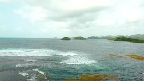 Flight-over-the-Panamanian-coast-in-the-Atlantic-Ocean