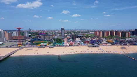 Brighton-Beach,-Weicher-Und-Goldener-Sand-Erstreckt-Sich-Entlang-Der-Küste