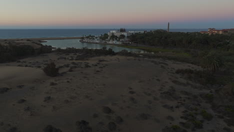 Magischer-Sonnenaufgang-über-Dem-Sand-Und-Der-Natur-Von-Maspalomas:-Luftaufnahme-Auf-Gran-Canaria