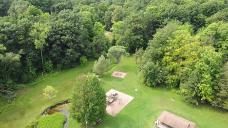 Drohnen-Luftaufnahmen-Fremont-Michigan-Park-In-Der-Natur