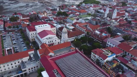 Fly-above-beautifull-panama´s-down-town