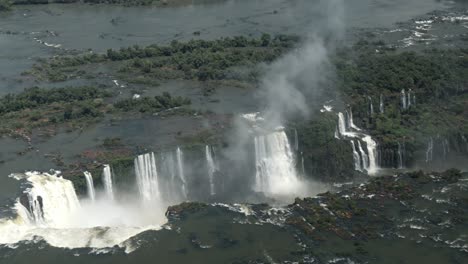 Iguazú-Wasserfälle-Aus-Der-Hubschrauberperspektive