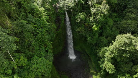 Tiu-Teja-Wasserfall-Auf-Der-Insel-Lombok,-Indonesien