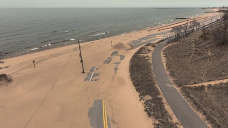 Ein-Sandsturm-über-Dem-Frühlingsstrand